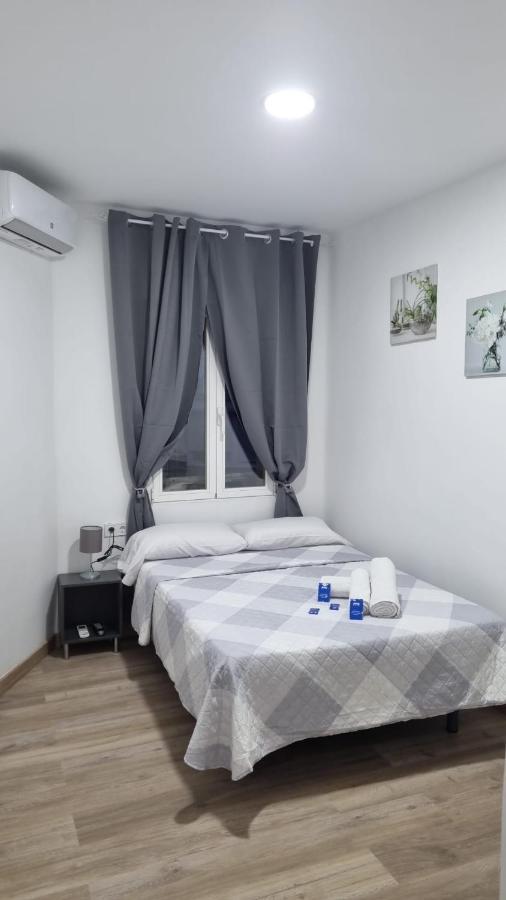 Hostal Vara Madrid Exterior photo